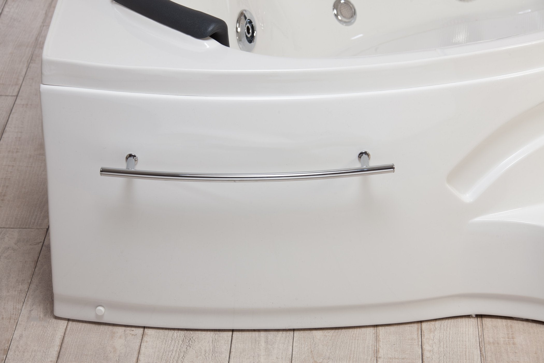 Vasca Idromassaggio Katrin 150x150 Angolare di Design