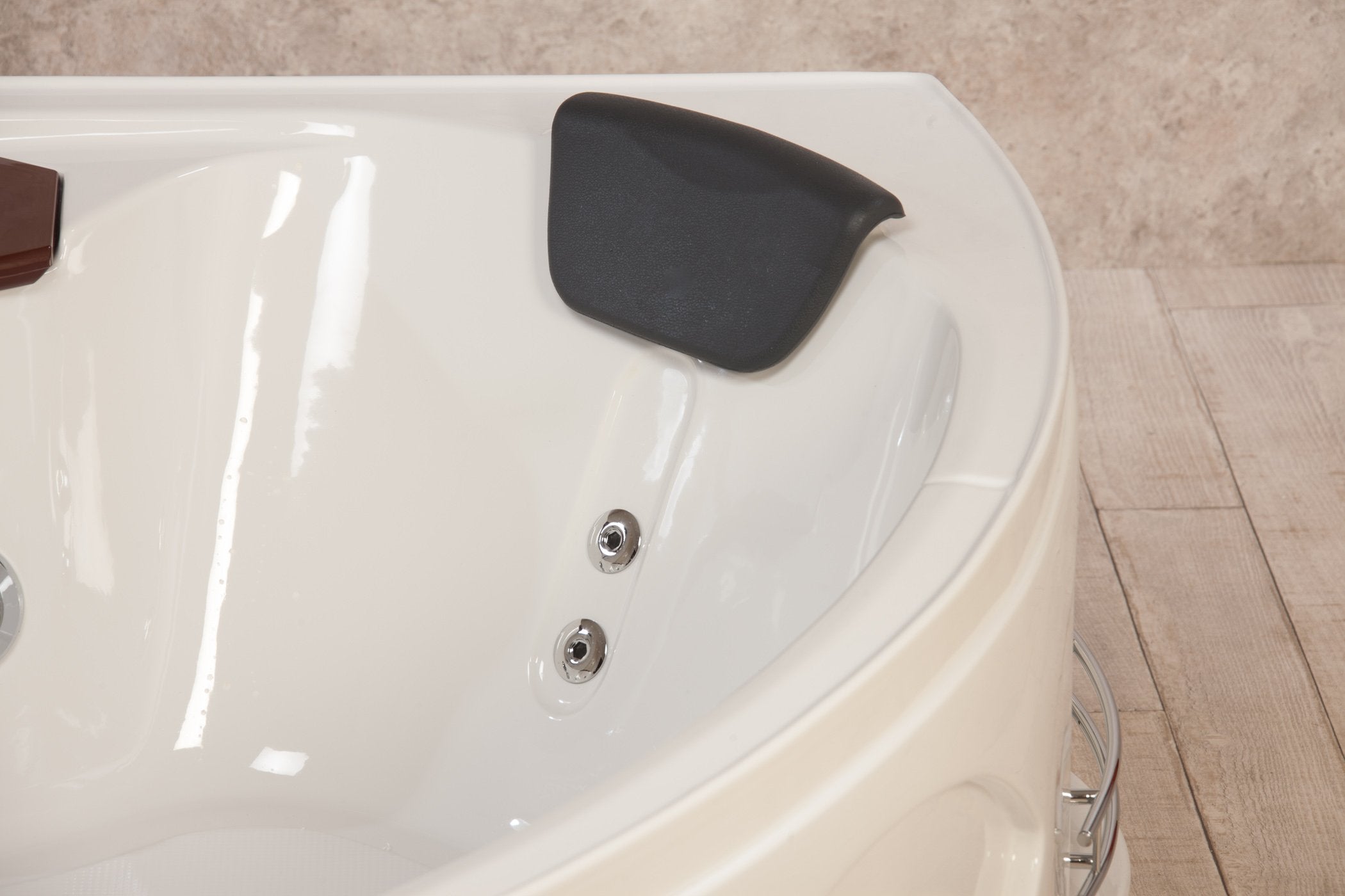 Vasca Idromassaggio Katrin 150x150 con Riscaldamento di Design