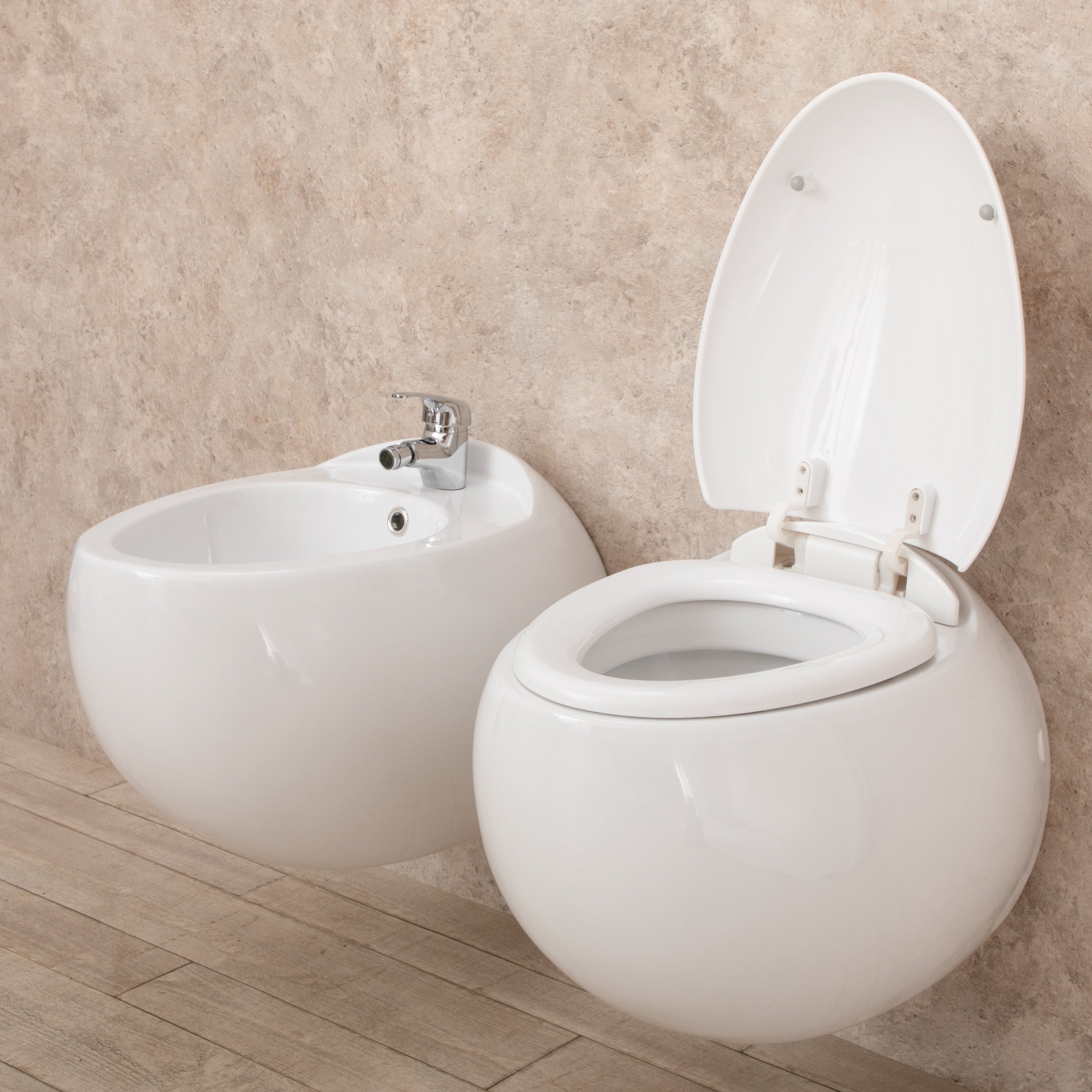 Sanitari Sospesi Wind design in Ceramica Wc con copri vaso+Bidet