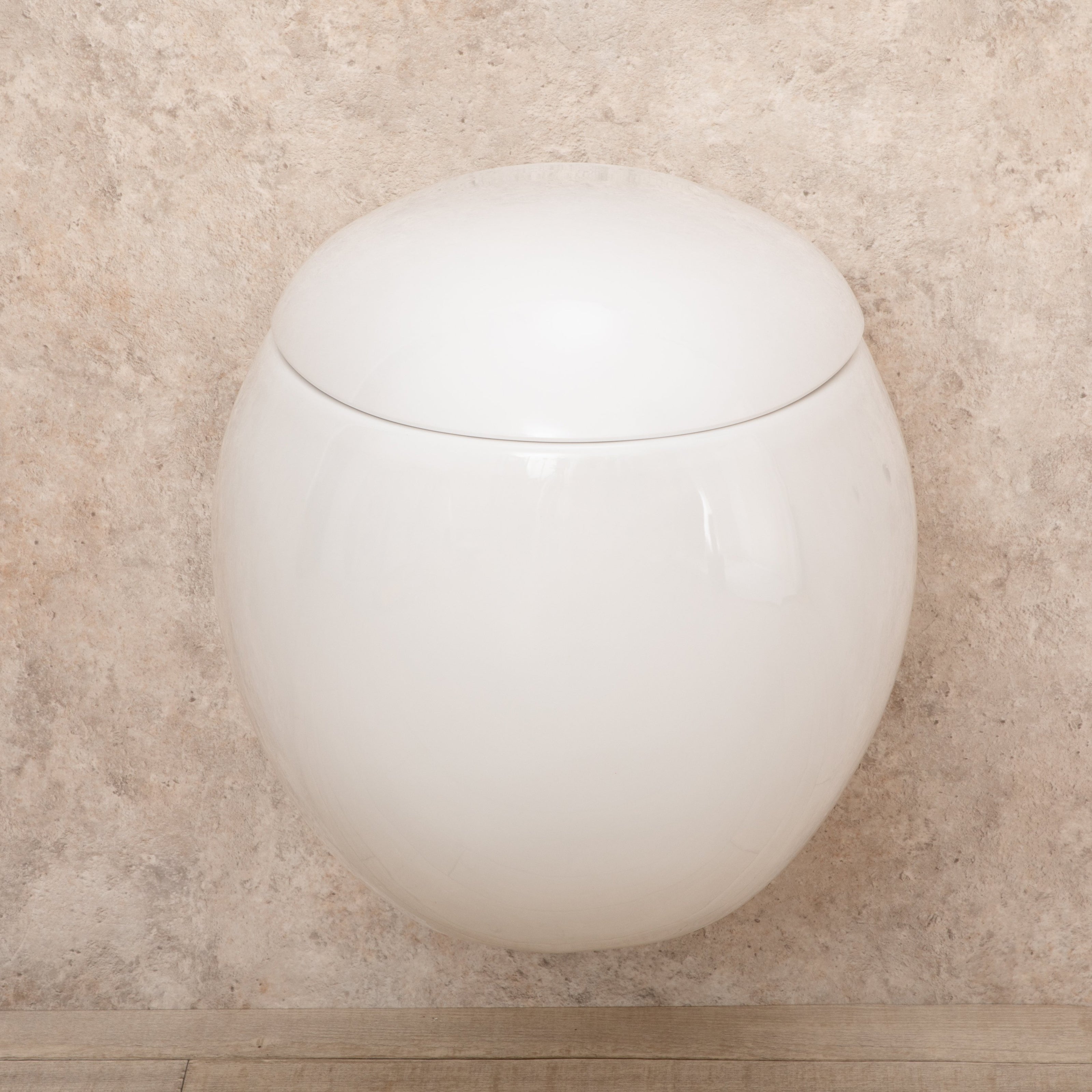 WC Sospeso Wind in ceramica con seduta e copri vaso 39x58x36cm