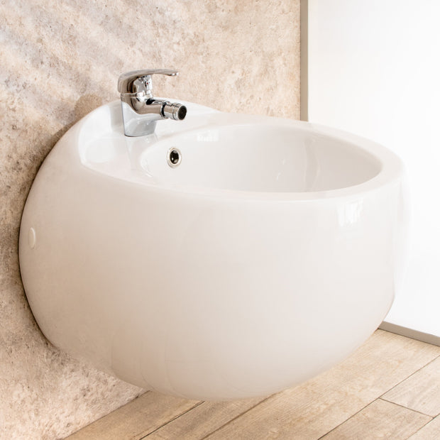 Bidet Sospeso Wind in ceramica di Design L39xP58xA36cm