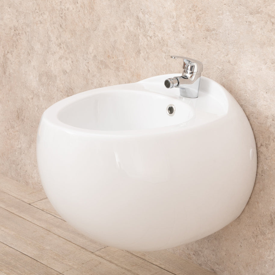 Bidet Sospeso Wind in ceramica di Design L39xP58xA36cm