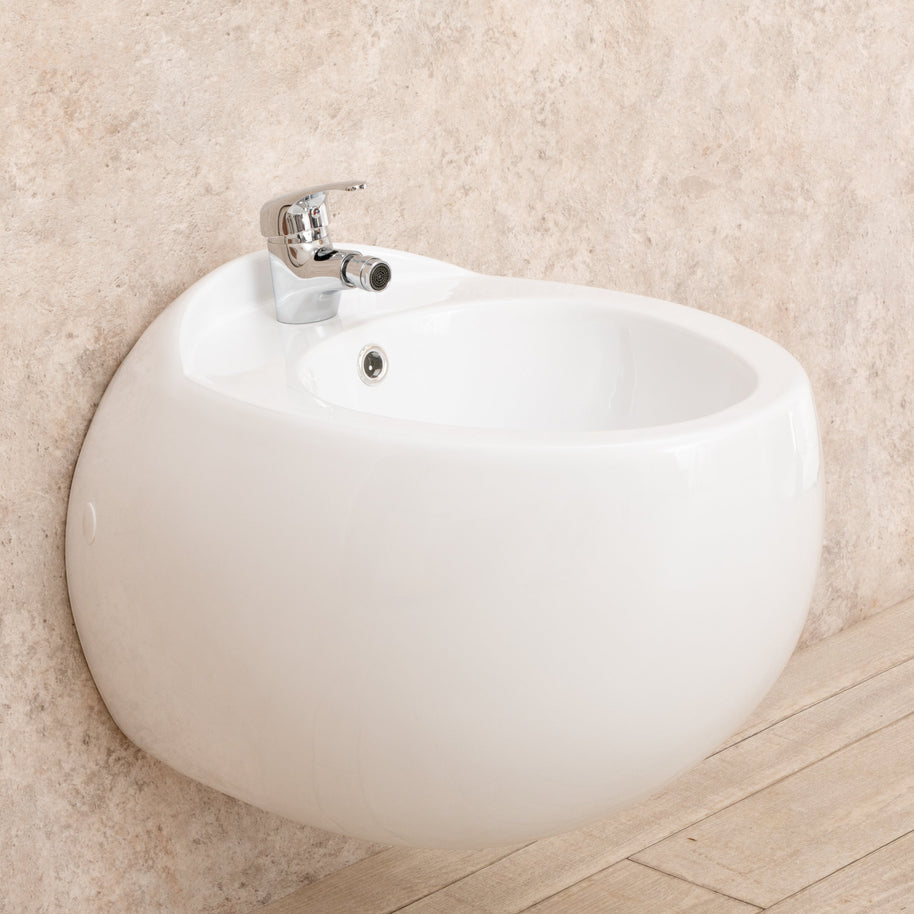 Bidet Sospeso Wind in ceramica di Design L39xP58xA36cm