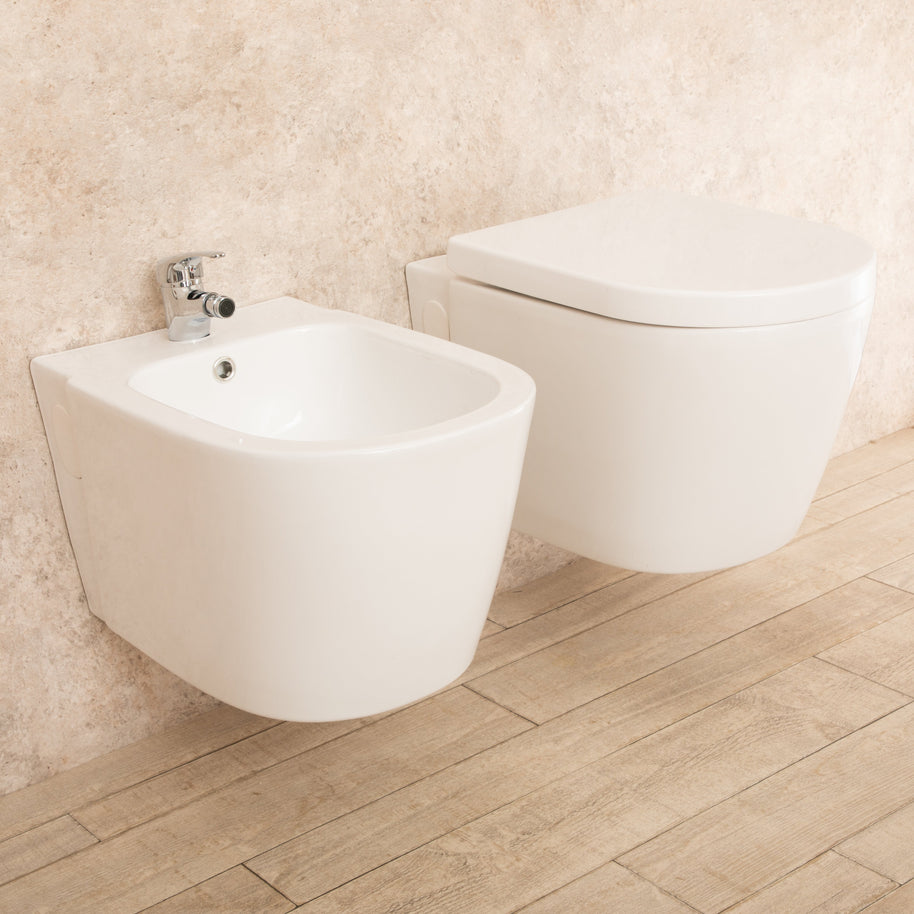 Sanitari Bagno Sospesi Easy in Ceramica Wc con Sedile e Bidet