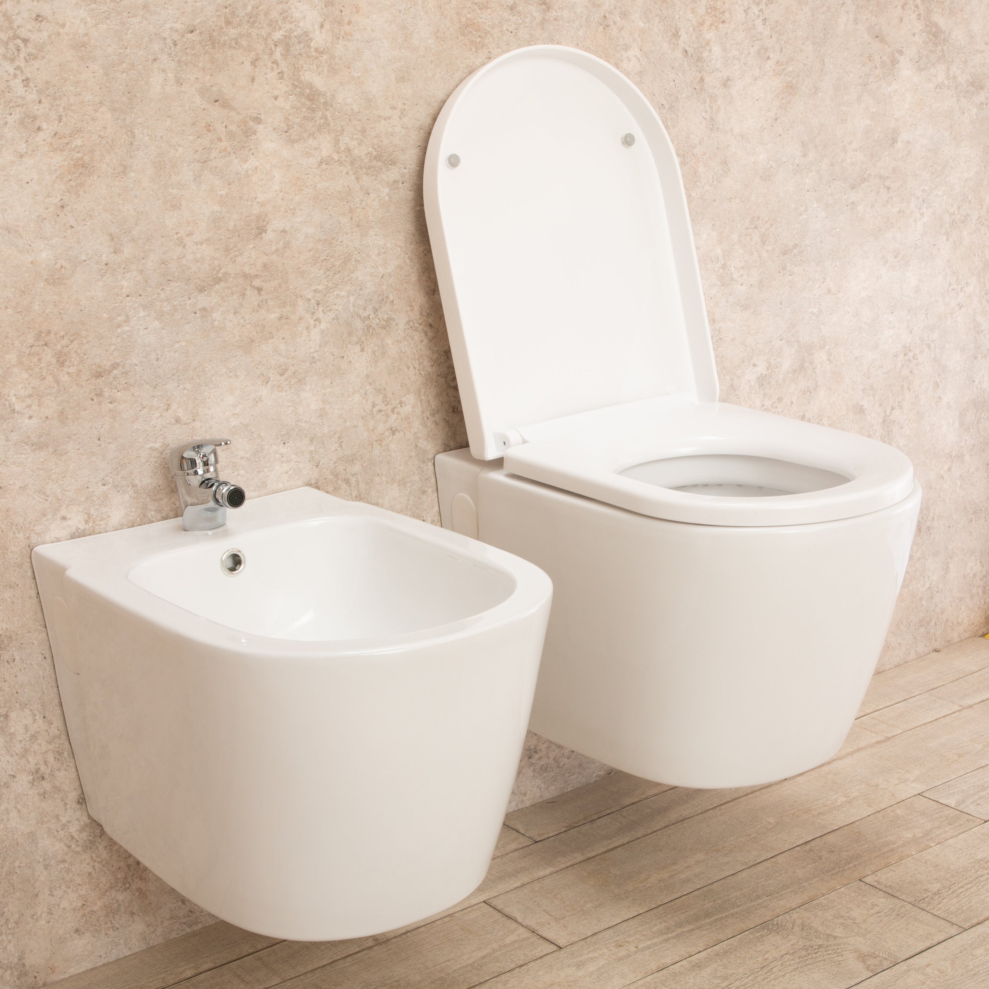 Sanitari Bagno Sospesi Easy in Ceramica Wc con Sedile e Bidet