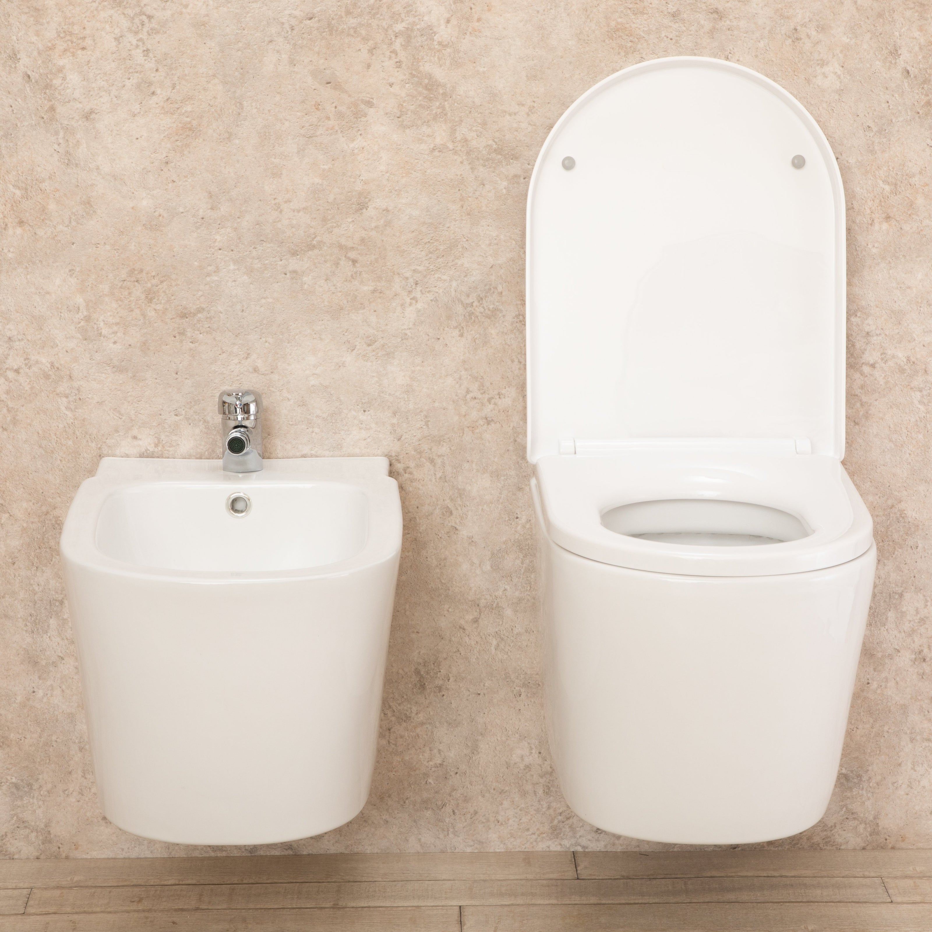 Sanitari Bagno Sospesi Easy in Ceramica Wc con Sedile e Bidet