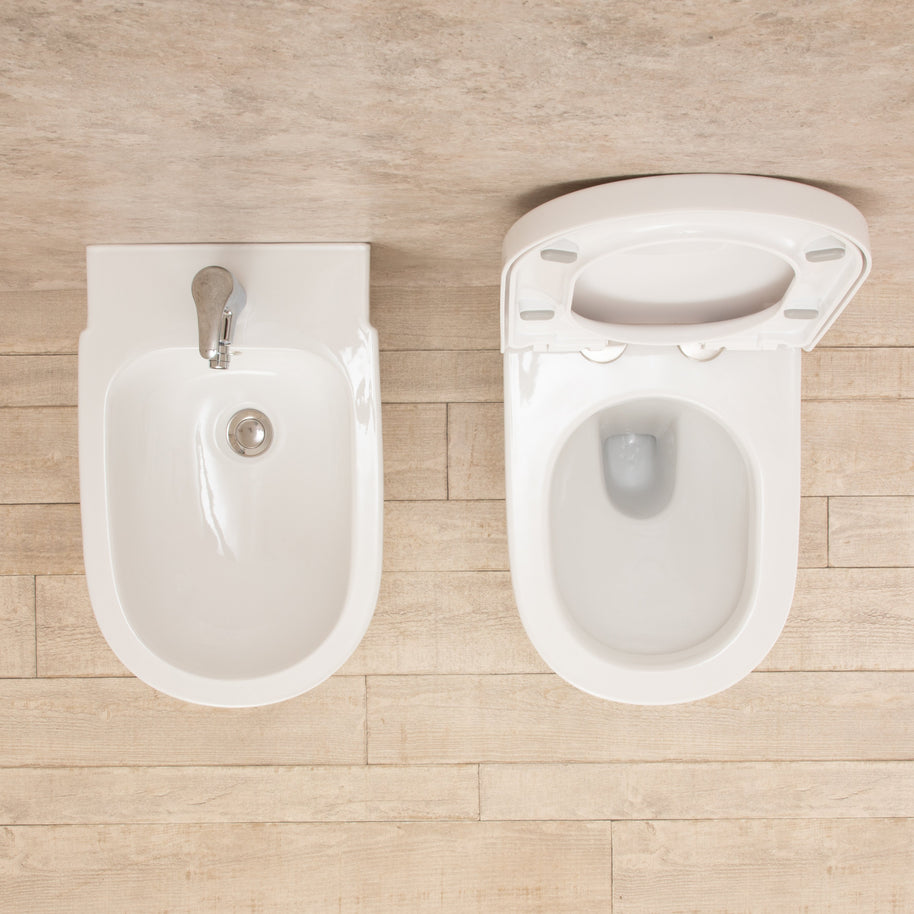 Sanitari Bagno Sospesi Easy in Ceramica Wc con Sedile e Bidet