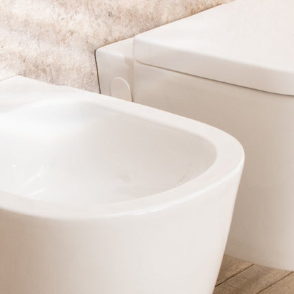 Sanitari Bagno Sospesi Easy in Ceramica Wc con Sedile e Bidet