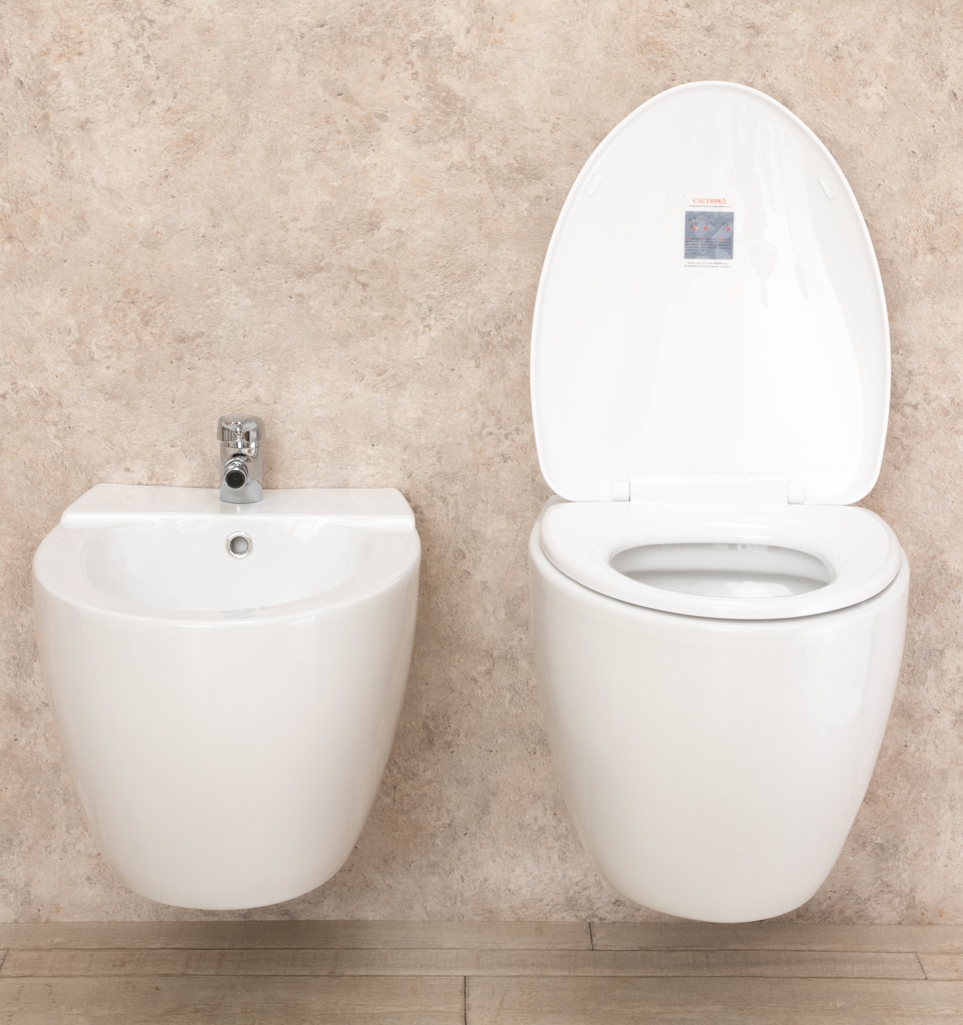 Sanitari Bagno Round Sospesi con Sedile a chiusura Rallenta e Bidet