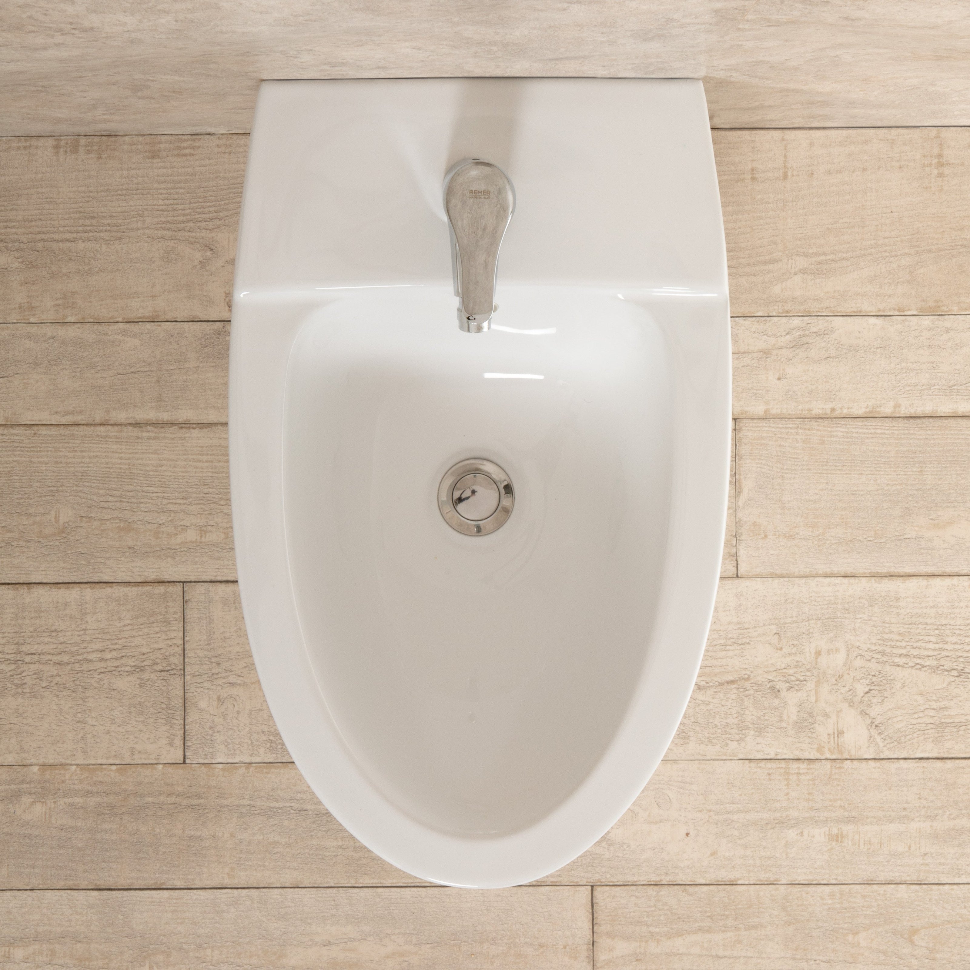 Bidet Filo Parete Round in ceramica moderno L38xP57xA40 cm