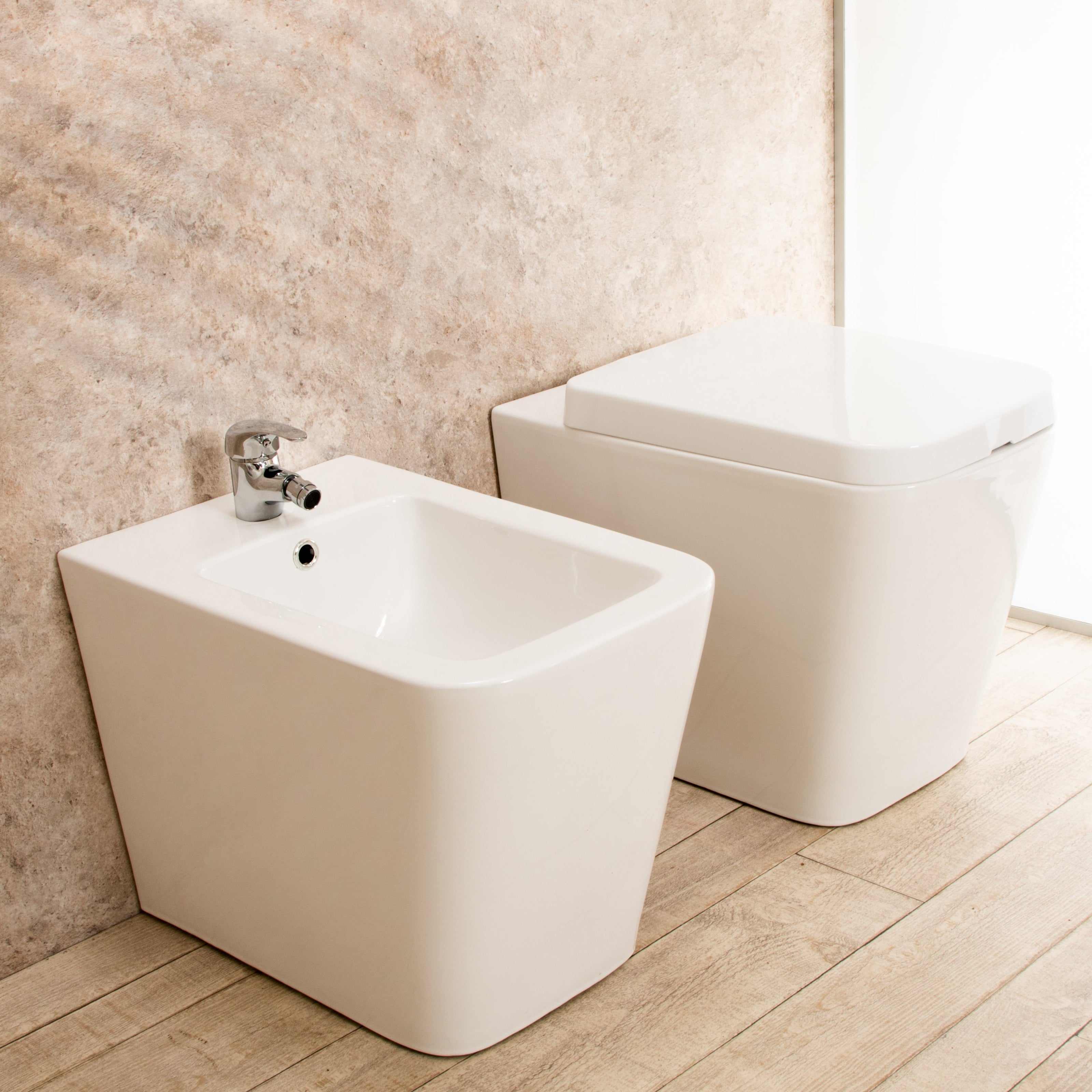 Sanitari Bagno Filo parete Minimal Wc con Sedile+Bidet in Ceramica
