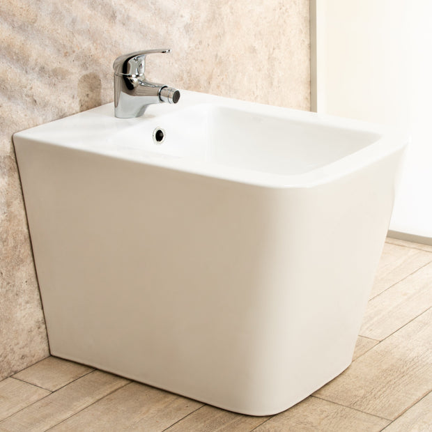 Bidet Filo Parete Minimal in ceramica di design 35x56x41cm