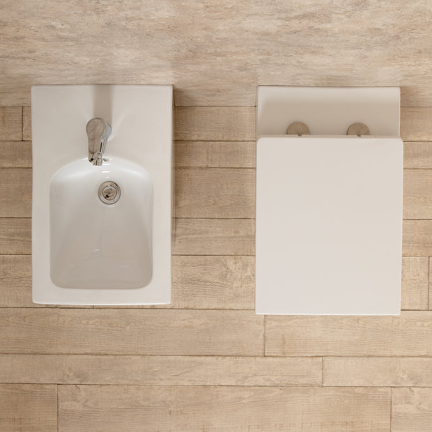 Sanitari Bagno Square Filo Parete in Ceramica WC e Tavoletta di Design