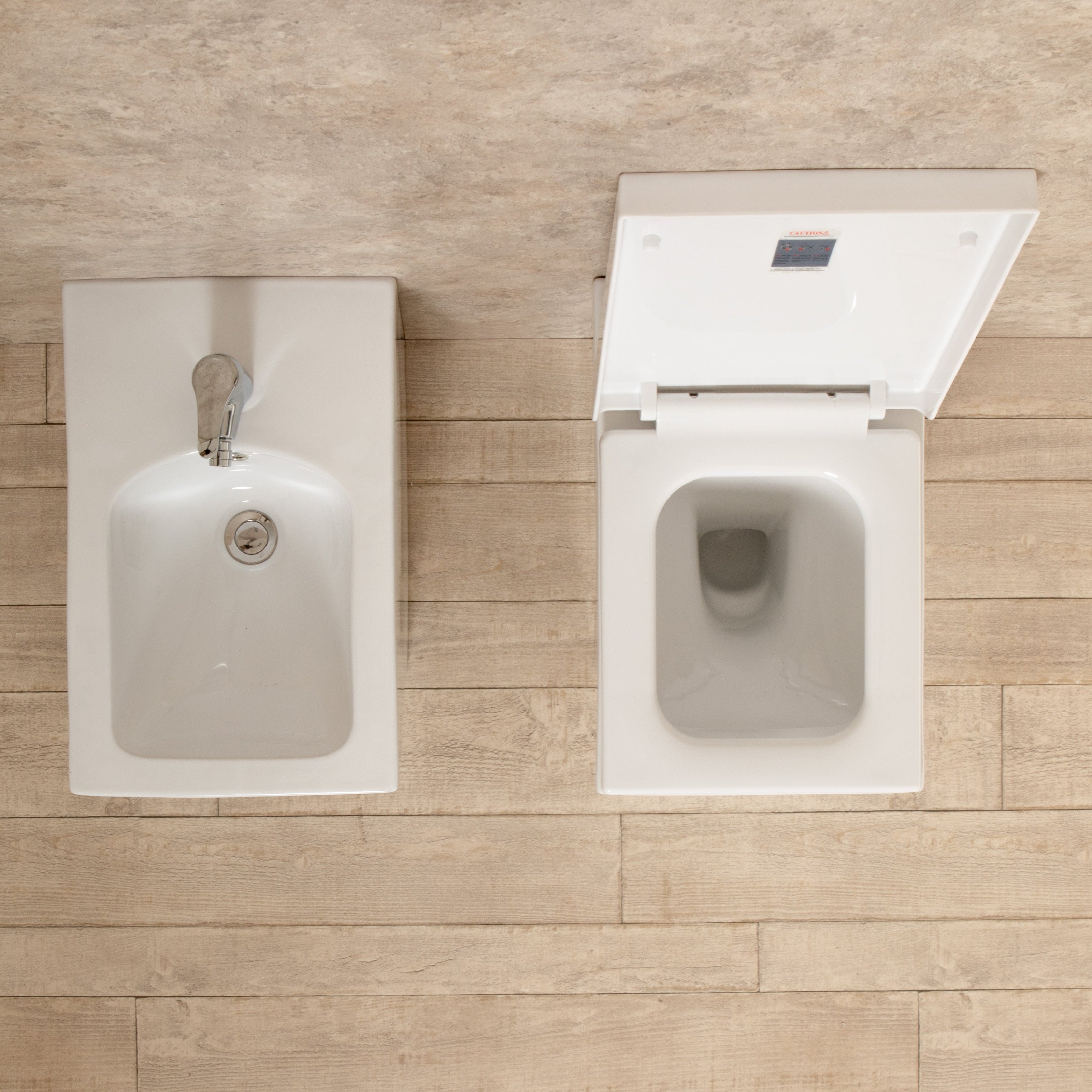 Sanitari Bagno Square Filo Parete in Ceramica WC e Tavoletta di Design