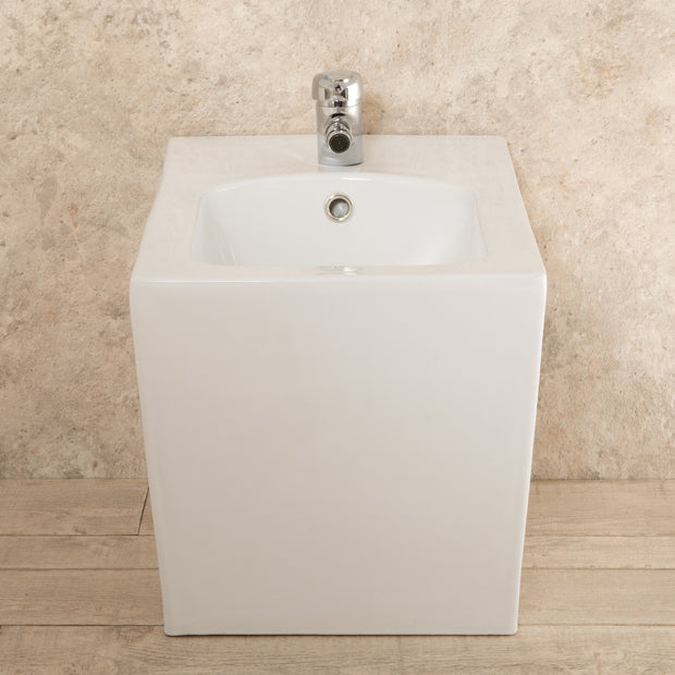Bidet Filo Parete Square in ceramica di design L35.5xP55.5xA39.5 cm