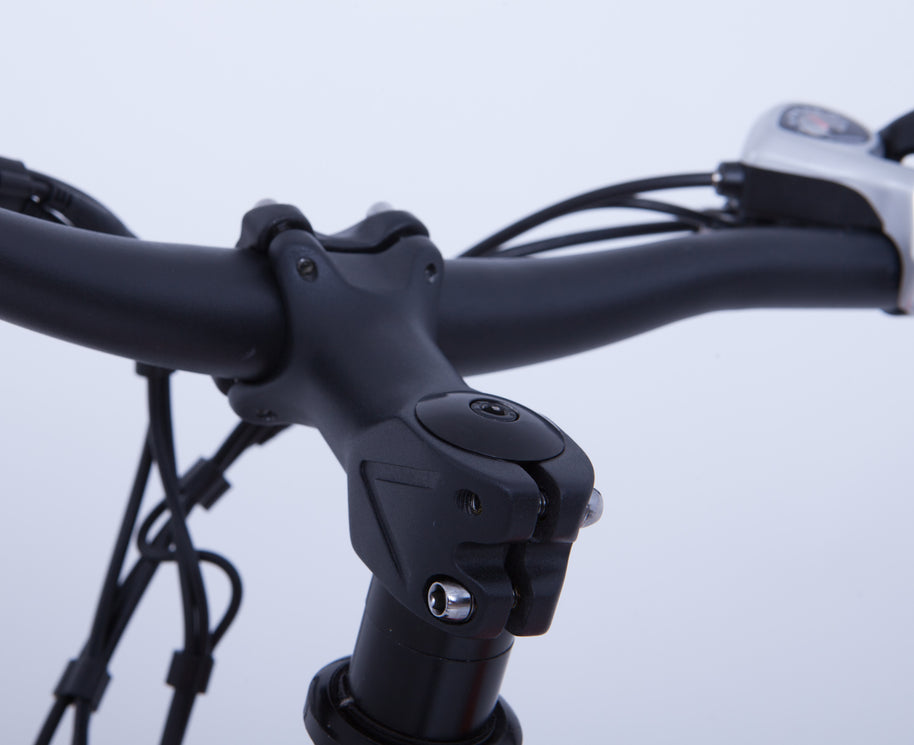 Mountain Bike Elettrica IFM Bianco Nero con Batteria Litio 36V/8Ah