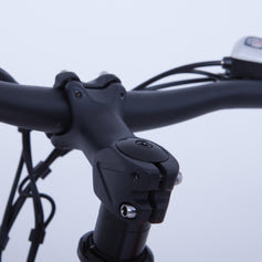 Mountain Bike Elettrica IFM Bianco Nero con Batteria Litio 36V/8Ah