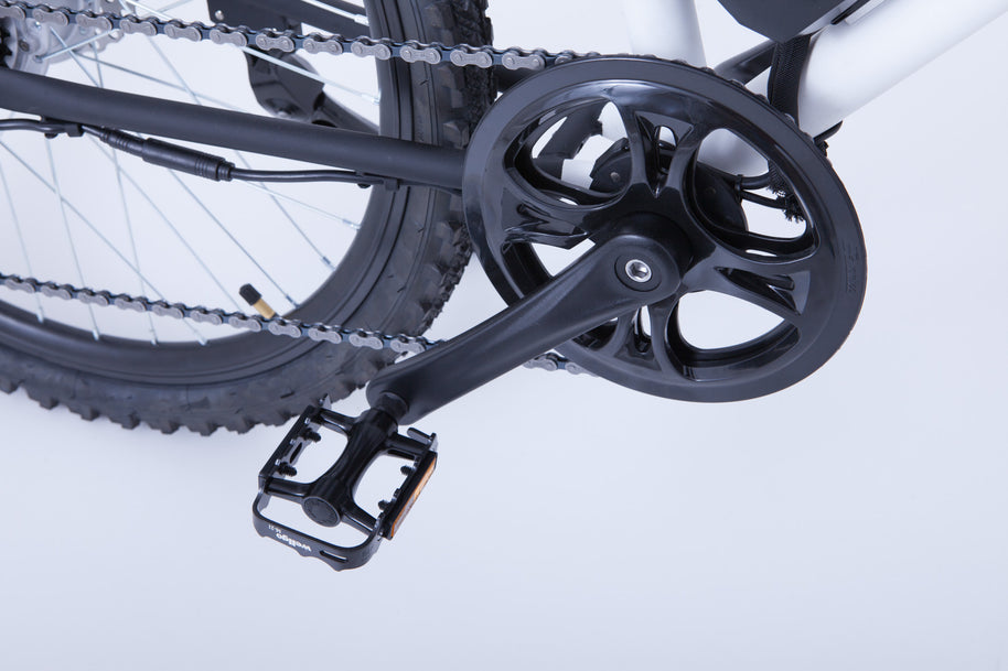 Mountain Bike Elettrica IFM Bianco Nero con Batteria Litio 36V/8Ah