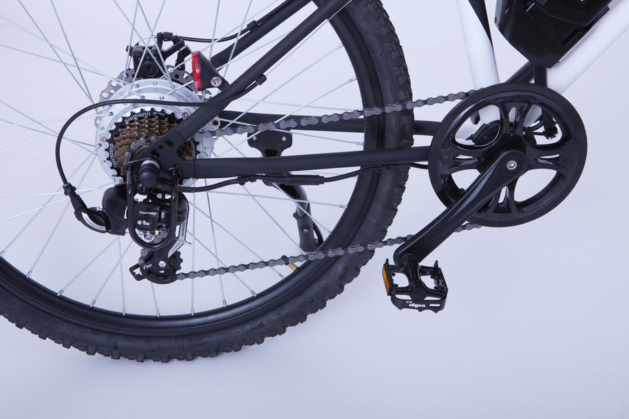 Mountain Bike Elettrica IFM Bianco Nero con Batteria Litio 36V/8Ah