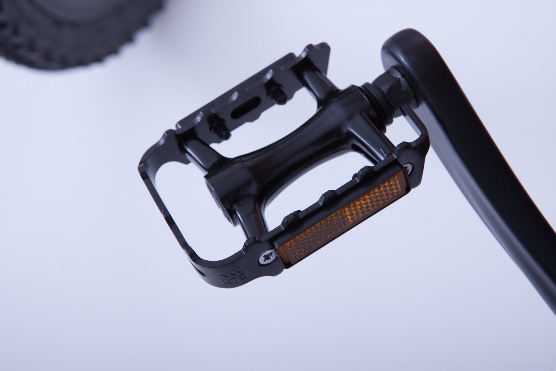 Mountain Bike Elettrica IFM Bianco Nero con Batteria Litio 36V/8Ah