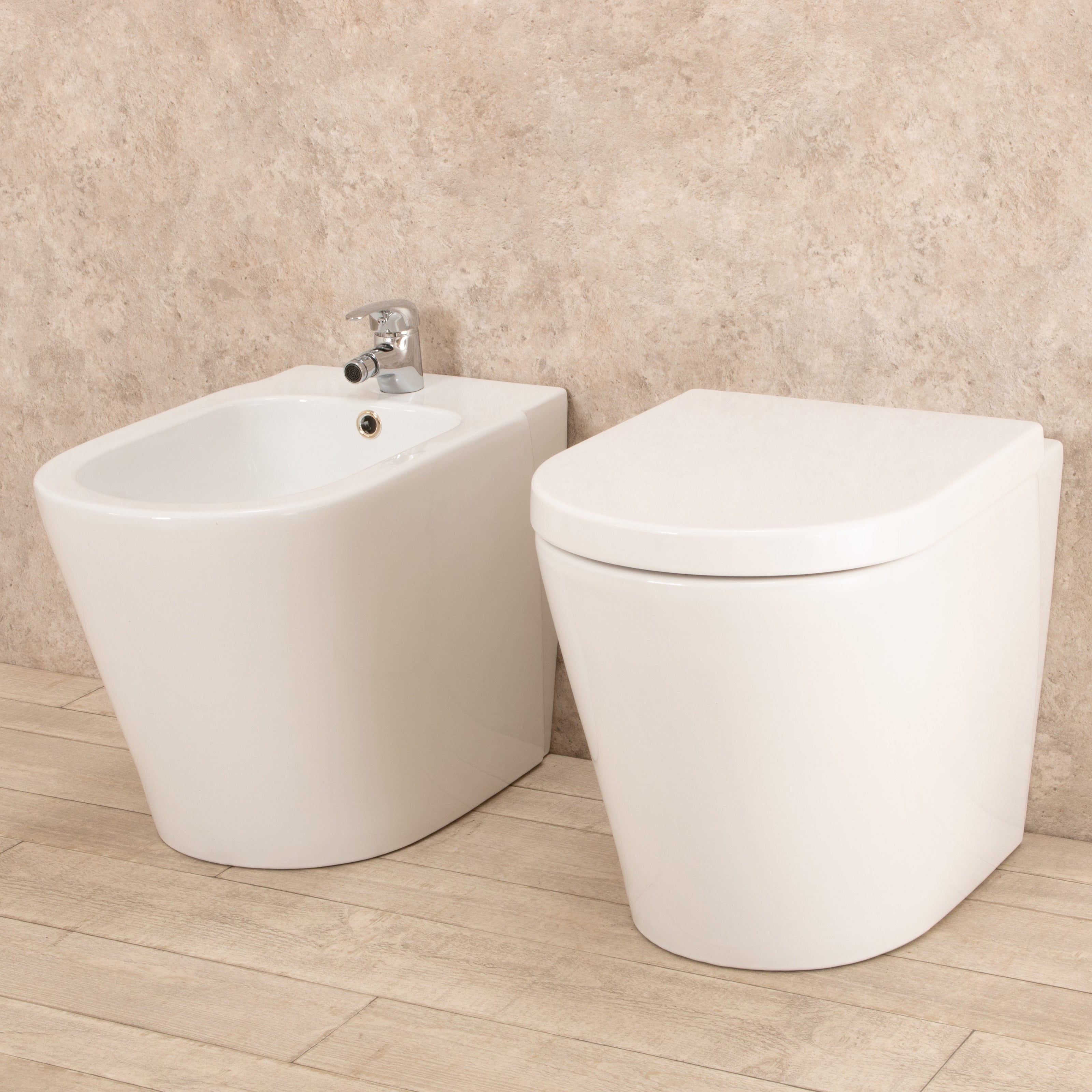 Sanitari Filo Parete Easy in Ceramica Wc con Tavoletta Senza Brida + Bidet