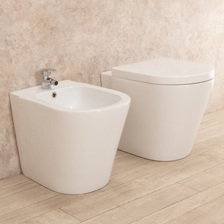 Sanitari Filo Parete Easy in Ceramica Wc con Tavoletta Senza Brida + Bidet