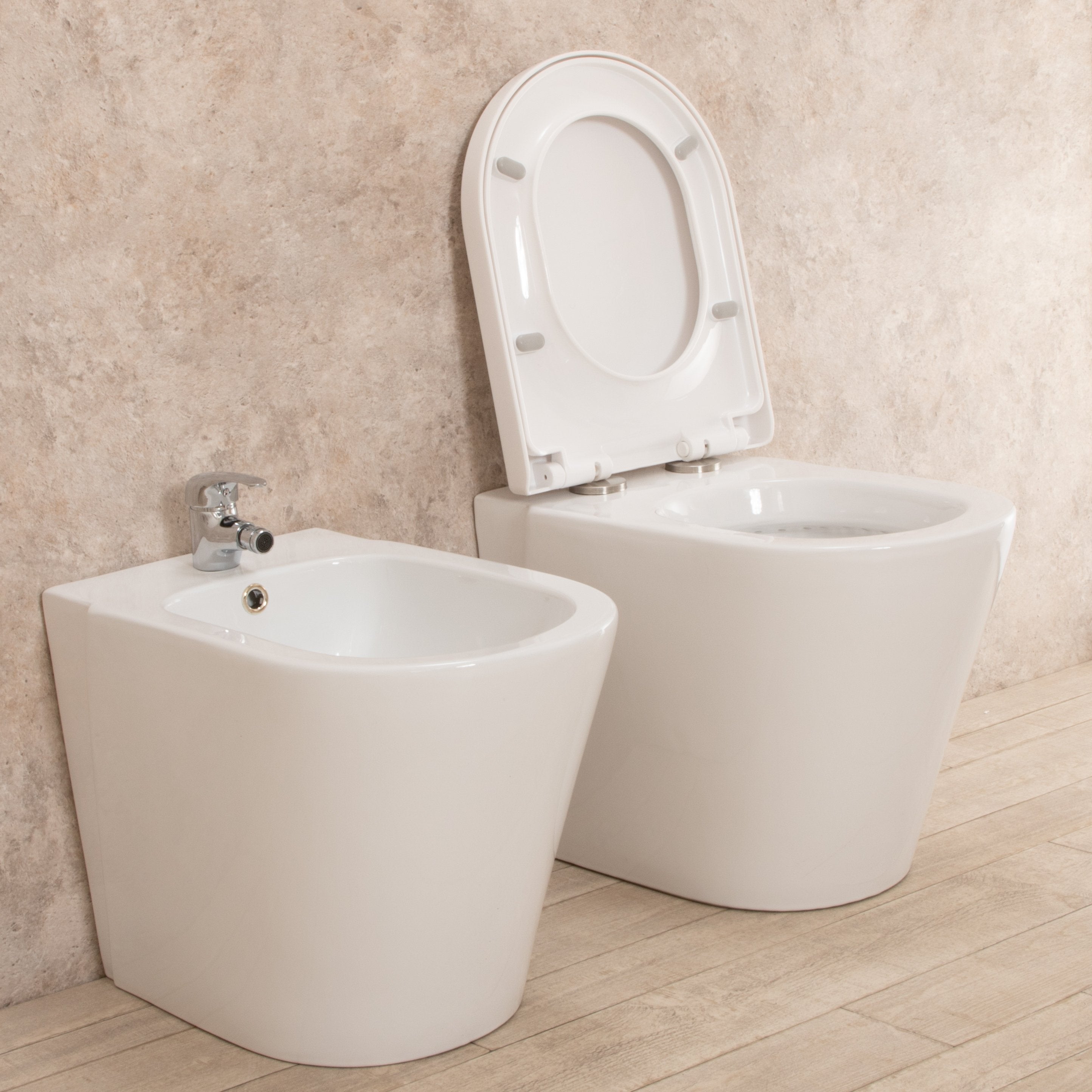 Sanitari Filo Parete Easy in Ceramica Wc con Tavoletta Senza Brida + Bidet