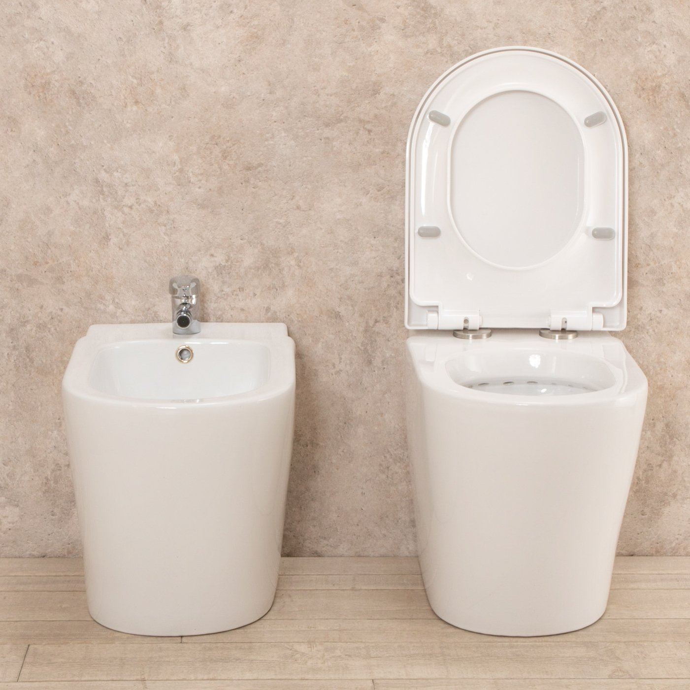 Sanitari Filo Parete Easy in Ceramica Wc con Tavoletta Senza Brida + Bidet